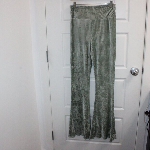 Out From Under Urban Outfitters Rosie Velvet Flare Pant Green High Rise Medium - Picture 1 of 2